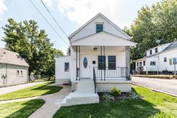 Pre-foreclosure in  E VELMA AVE Saint Louis, MO 63125