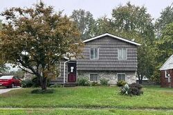 Pre-foreclosure in  MOODY RD Louisville, KY 40219