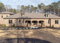 Pre-foreclosure in  ELVA DR SW Atlanta, GA 30331