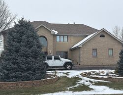 Pre-foreclosure in  W HUNT MASTER LN Lemont, IL 60439