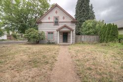 Pre-foreclosure in  N WILLAMETTE BLVD Portland, OR 97203