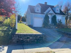 Pre-foreclosure in  SUMMERHILL AVE Worcester, MA 01606