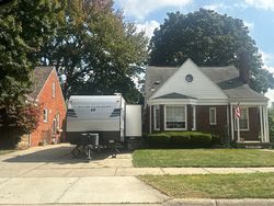 Pre-foreclosure in  MERCEDES Redford, MI 48239