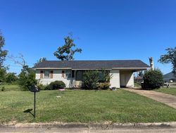 Pre-foreclosure in  11TH AVE N Amory, MS 38821