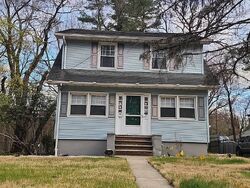 Pre-foreclosure in  DURIE AVE Closter, NJ 07624