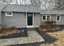 Pre-foreclosure in  OAK LN Coram, NY 11727
