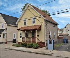  Hillwood St, Cranston RI