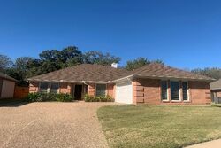  Fox Chase Dr, Arlington TX