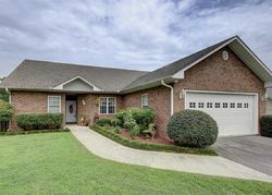 Pre-foreclosure in  FOX CHASE CIR Hot Springs National Park, AR 71913