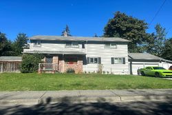 Pre-foreclosure in  NE 195TH ST Kenmore, WA 98028