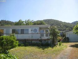  Valley Dr, Myrtle Creek OR