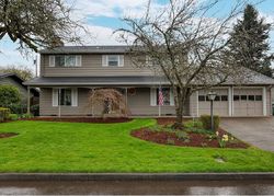 Pre-foreclosure in  NE 18TH AVE Hillsboro, OR 97124