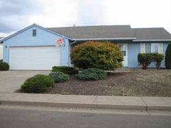 Pre-foreclosure in  S 7TH PL Lebanon, OR 97355