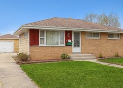 Pre-foreclosure in  N 90TH ST Milwaukee, WI 53225