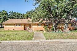  Wildwood Ln, Burleson TX