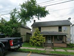 Pre-foreclosure in  WHITTIER ST Vandergrift, PA 15690