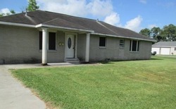 Pre-foreclosure in  E HENRY ST Rayne, LA 70578