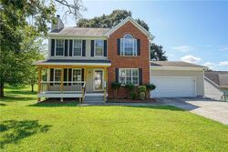 Pre-foreclosure in  MARK TODD CT Hoschton, GA 30548