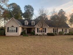  Slash Pine Dr, Broxton GA