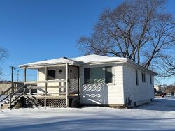 Pre-foreclosure in  N COTTAGE AVE Kankakee, IL 60901