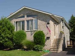 Pre-foreclosure in  ALTO ST Cranston, RI 02920