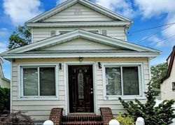 Pre-foreclosure in  BERKLEY ST Valley Stream, NY 11581