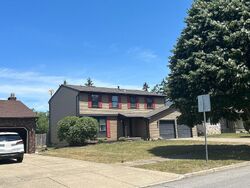 Pre-foreclosure in  SHADE TREE CT Buffalo, NY 14221