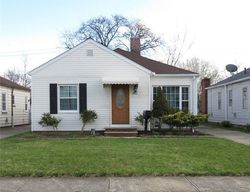 Pre-foreclosure in  DAWNWOOD DR Cleveland, OH 44134