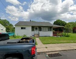  S Main St, Quakertown PA