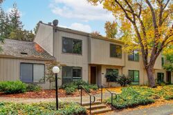 Pre-foreclosure in  VANDERBILT WAY Sacramento, CA 95825