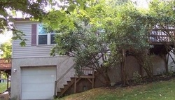 Pre-foreclosure in  LINCOLNWOOD DR York, PA 17408