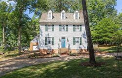 Pre-foreclosure in  COLE MILL RD Richmond, VA 23237