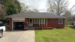 Pre-foreclosure in  SUNNYMEADE DR Wewoka, OK 74884