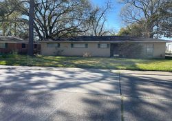 Pre-foreclosure in  ANDERSON ST New Iberia, LA 70560