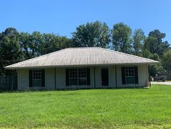 Pre-foreclosure in  ROBERTS ST Breaux Bridge, LA 70517