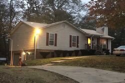 Pre-foreclosure in  TRIPLE CREEK DR Morris, AL 35116