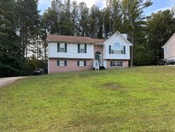 Pre-foreclosure in  GREATWOOD DR White, GA 30184