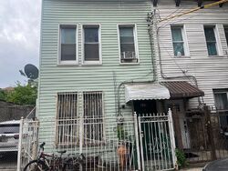  Rogers Pl, Bronx NY