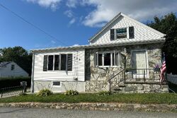  Hooper St, Tiverton RI