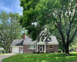 Pre-foreclosure in  E RIDGEWAY DR Dayton, OH 45459