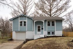 Pre-foreclosure in  SMALLEY AVE Grandview, MO 64030