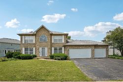 Pre-foreclosure in  ROUND BARN RD Plainfield, IL 60585