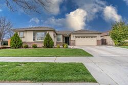 Pre-foreclosure in  GENOA CT Los Banos, CA 93635