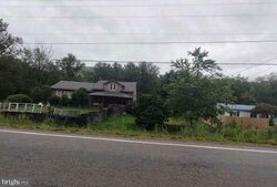 Pre-foreclosure in  SPRINGFIELD LN Ligonier, PA 15658