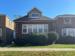 Pre-foreclosure in  S VERNON AVE Chicago, IL 60628