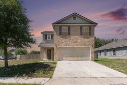 Pre-foreclosure in  RUNAWAY CROWN Schertz, TX 78154