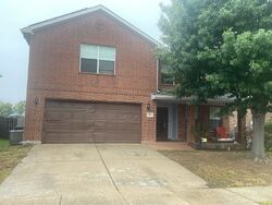 Pre-foreclosure in  CANARY DR Fort Worth, TX 76131