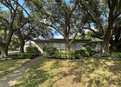 Pre-foreclosure in  E MESQUITE LN Victoria, TX 77901