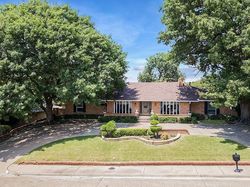 Pre-foreclosure in  ROCKBROOK DR Rockwall, TX 75087