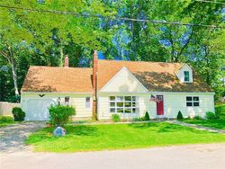 Pre-foreclosure in  GADOURY DR Cumberland, RI 02864